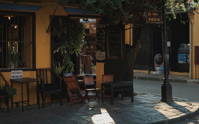 Bắt đầu từ 0 giờ ngày 31/7, yêu cầu người dân tại Hội An ở nhà, hạn chế tối đa ra ngoài, trừ các trường hợp thật sự cần thiết.