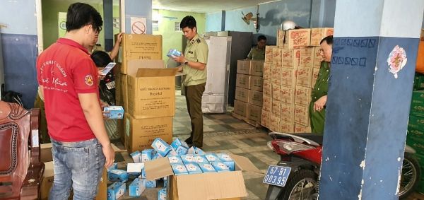 Hàng giả, hàng nhái: Phát hiện, thu giữ nhiều hàng lậu vô chủ tại An Giang