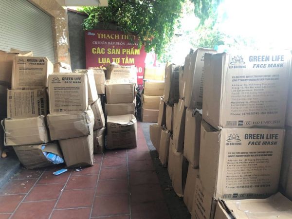Bắt giữ 800.000 khẩu trang không rõ nguồn gốc tại Hà Nội