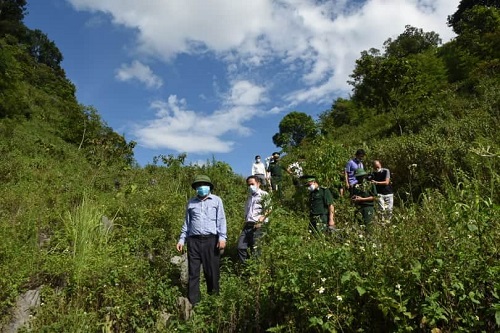 Đo&agrave;n trực tiếp đi kiểm tra c&ocirc;ng t&aacute;c ph&ograve;ng chống tại c&aacute;c chốt ph&ograve;ng chốt ph&ograve;ng chống dịch