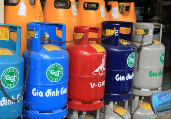 Cập nhật giá gas hôm nay 1/8: Tiếp tục giảm mạnh