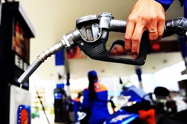 Cập nhật giá xăng dầu hôm nay 3/8: Tiếp tục giảm mạnh đầu phiên