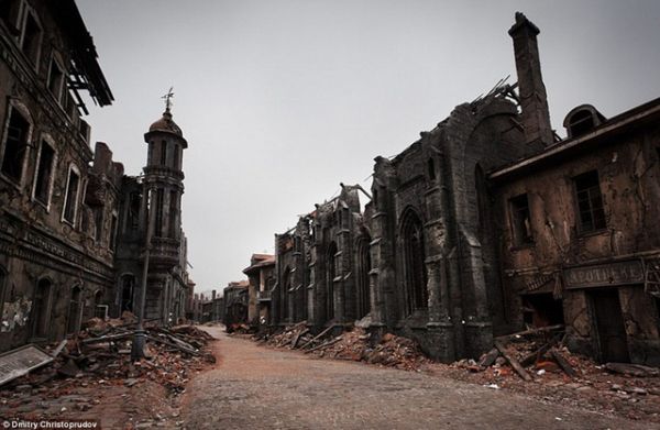 Những thị trấn ‘ma’ đáng sợ nhất thế giới