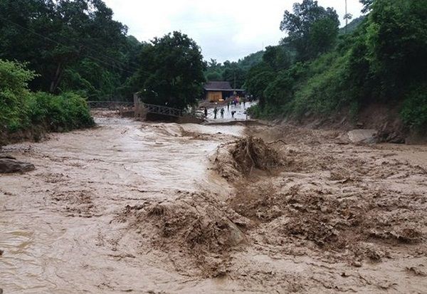 Chủ động ứng phó với với mưa lớn, lũ quét, sạt lở đất
