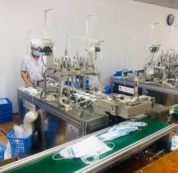 Hàng giả, hàng nhái: Triệt phá cơ sở sản xuất khẩu trang không đạt tiêu chuẩn tại Hà Nội