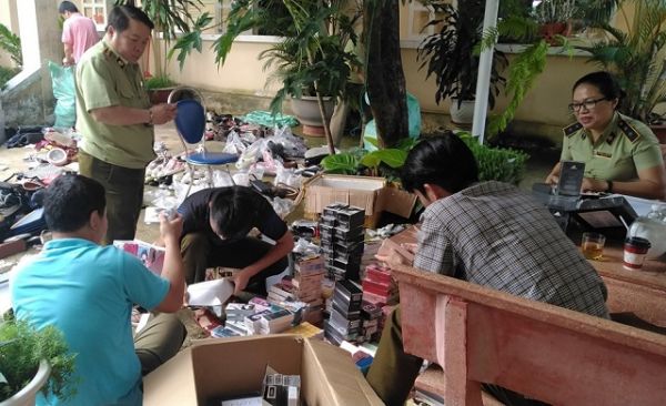 Gia Lai: Phát hiện gần 2.600 đơn vị sản phẩm có nhiều dấu hiệu vi phạm trên các trang mạng xã hội