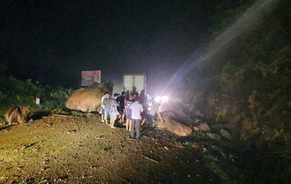 Tập trung khắc phục hậu quả, tiếp tục ứng phó với mưa bão