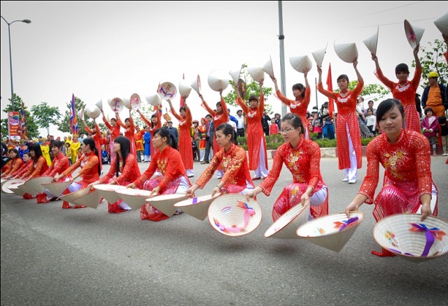 l&agrave;ng nghề n&oacute;n l&aacute; Sai Nga