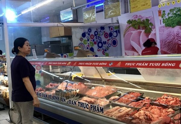 Giá thịt hôm nay 11/8: Cửa hàng Vissan tăng trở lại