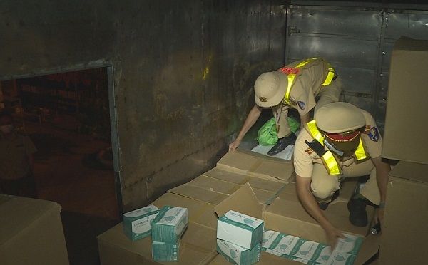 Đắk Lắk: Phát hiện hơn 67.000 khẩu trang y tế không rõ nguồn gốc Đắk Lắk: Phát hiện hơn 67.000 khẩu trang y tế không rõ nguồn gốc
