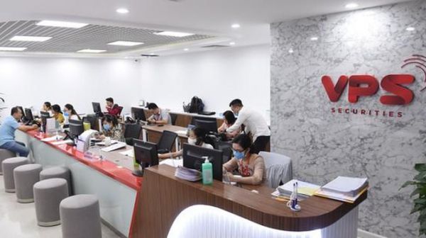 Đến lượt Công ty chứng khoán Việt Nam nhập cuộc đua hạ lãi suất