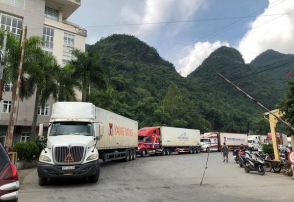 Lạng Sơn: Hơn 580 xe hàng hoá nông sản đang ùn ứ tại cửa khẩu Tân Thanh