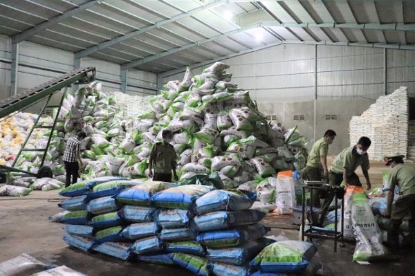 Đắk Lắk: Phát hiện kho hàng chứa hơn 4 tấn phân bón sai phạm Đắk Lắk: Phát hiện kho hàng chứa hơn 4 tấn phân bón sai phạm