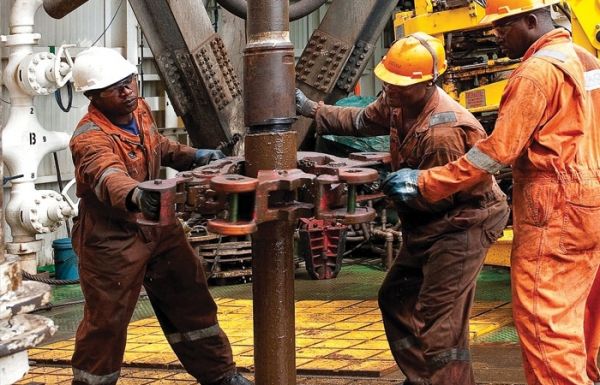 Cập nhật giá xăng dầu hôm nay 17/8: Tiếp tục giảm trong phiên giao đầu tuần