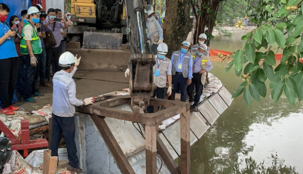 Hoàn thành kè bờ hồ Hoàn Kiếm Hoàn thành kè bờ hồ Hoàn Kiếm