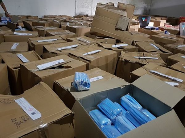 Phát hiện cơ sở sản xuất khẩu trang trái phép tại Quảng Ninh