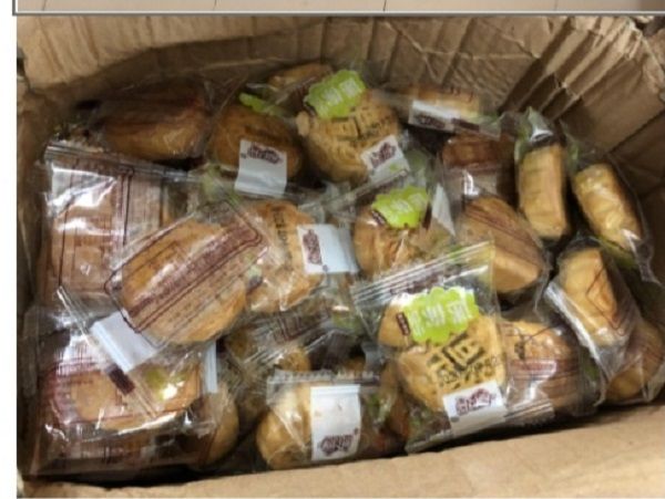 Tạm giữ hàng trăm chiếc bánh trung thu do nước ngoài sản xuất không có hóa đơn chứng từ