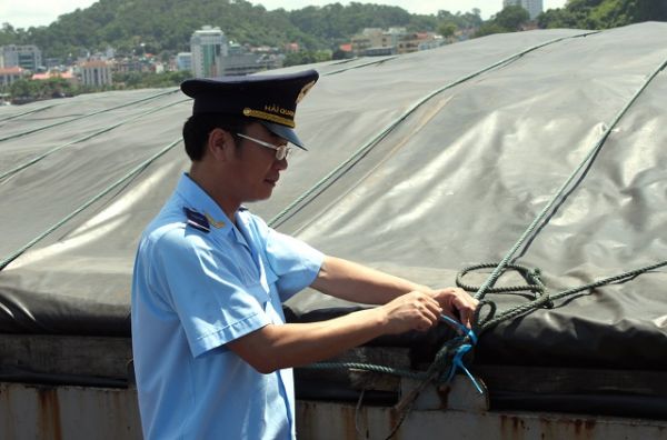 Siết chặt quản lý hàng hóa vận chuyển độc lập