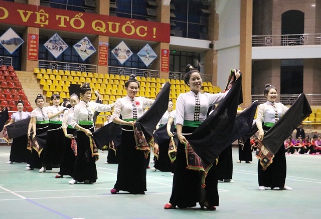 Với bề d&agrave;y truyền thống l&acirc;u đời, người Th&aacute;i đ&atilde; tạo dựng cho m&igrave;nh những phong tục tập qu&aacute;n v&agrave; bản sắc văn h&oacute;a ri&ecirc;ng