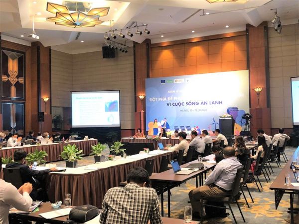 Tuần lễ Năng lượng tái tạo Việt Nam 2020