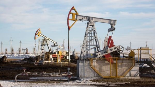 Cập nhật giá xăng dầu hôm nay 26/8: Phiên chiều giá dầu Brent tăng