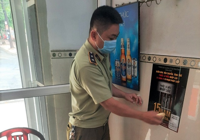 triển khai d&aacute;n &aacute;p ph&iacute;ch cảnh b&aacute;o việc bu&ocirc;n b&aacute;n, t&agrave;ng trữ, vận chuyển, ti&ecirc;u thụ thuốc l&aacute; điếu nhập lậu