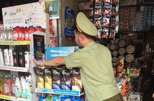 Hoạt động nhăm tuy&ecirc;n truyền hậu quả của việc bu&ocirc;n lậu thuốc l&aacute; đến nh&acirc;n d&acirc;n tr&ecirc;n địa b&agrave;n