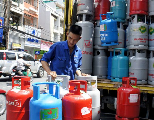 Giá gas hôm nay 1/9: Trong nước tăng thêm 2.000 đồng bình/12kg