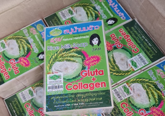 Một số mặt h&agrave;ng mỹ phẩm được giới thiệu tr&ecirc;n trang facebook v&agrave; kinh doanh tại cửa h&agrave;ng