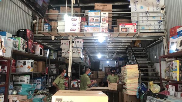 Bắt hàng loạt sản phẩm điện gia dụng nhái thương hiệu nổi tiếng