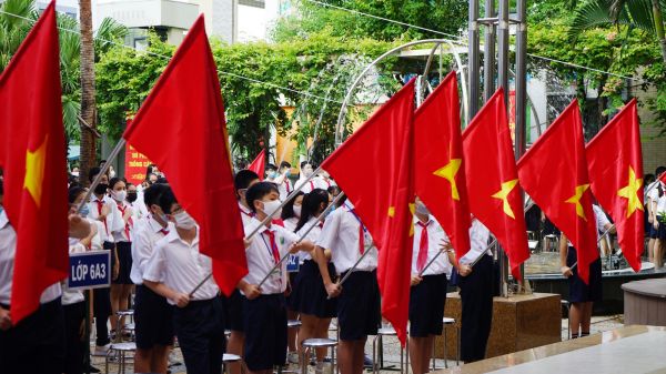 Hơn 1.100 học sinh trường THCS Thanh Xuân (Hà Nội) hân hoan bước vào năm học mới 2020-2021 Hơn 1.100 học sinh trường THCS Thanh Xuân (Hà Nội) hân hoan bước vào năm học mới 2020-2021