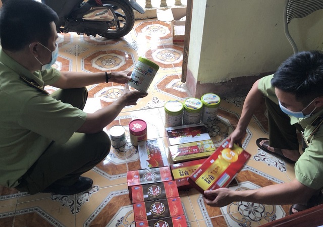 Hưng Y&ecirc;n xử phạt vi phạm h&agrave;nh ch&iacute;nh cơ sở kinh doanh thực phẩm chức năng c&oacute; dấu hiệu nhập lậu