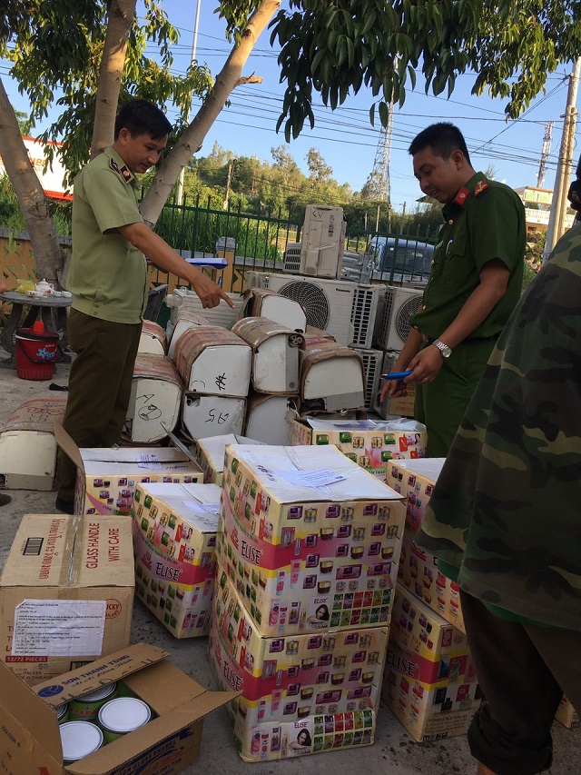 Ph&uacute; Y&ecirc;n tạm giữ nhiều h&agrave;ng h&oacute;a kh&ocirc;ng c&oacute; h&oacute;a đơn, chứng từ chứng minh nguồn gốc, xuất xứ