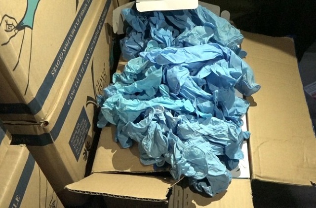 Bộ C&ocirc;ng an ph&aacute;t hiện kho h&agrave;ng chứa 5 triệu găng tay y tế giảBộ C&ocirc;ng an ph&aacute;t hiện kho h&agrave;ng chứa 5 triệu găng tay y tế giả