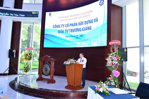 Giữ diện cảnh báo với cổ phiếu của Công ty CP Xây dựng và Đầu tư Trường Giang