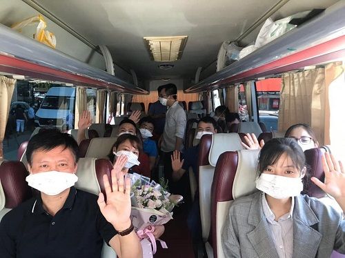 Nghệ An: Đón 16 cán bộ y tế hoàn thành xuất sắc nhiệm vụ trợ giúp Đà Nẵng trong phòng, chống dịch Covid-19