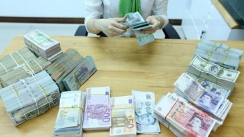 Fed giữ nguyên lãi suất, đồng USD trên thị trường Việt Nam biến động