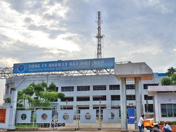 Tổng công ty Quản lý bay: Giảm nửa doanh thu, nợ hàng trăm tỷ
