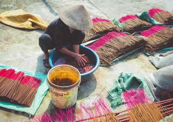hương xạ Cao Th&ocirc;n (x&atilde; Bảo Kh&ecirc;, TP. Hưng Y&ecirc;n) l&agrave; một trong những l&agrave;ng nghề l&agrave;m hương l&acirc;u đời nhất cả nước