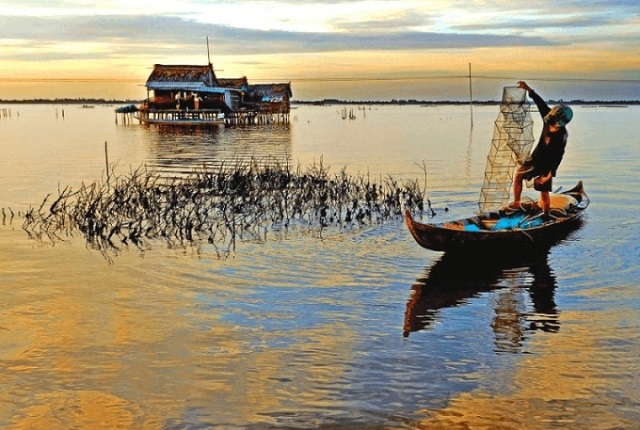 Cà Mau vừa có đảo, vừa có rừng, vừa có biển nên được cho là nơi “Đất nở ra, rừng biết đi, biển sinh sôi” ẩn chứa tiềm năng phát triển du lịch