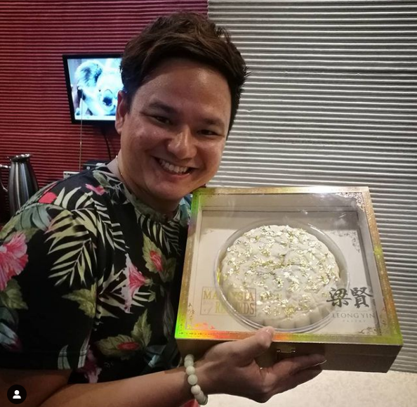 Malaysian: Bánh trung thu khổng lồ bọc vàng 24K và những nguyên liệu xa xỉ