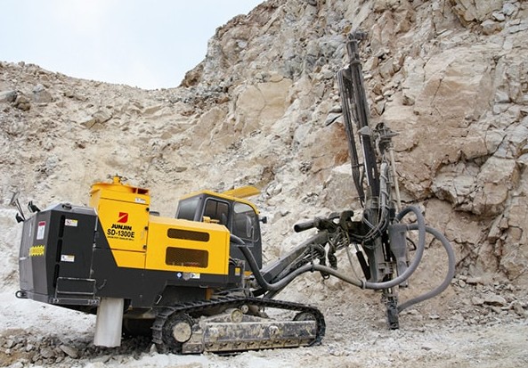 Chấp thuận cho Công ty TNHH Trường Thịnh đầu tư Dự án Khai thác mỏ đá vôi làm vật liệu xây dựng