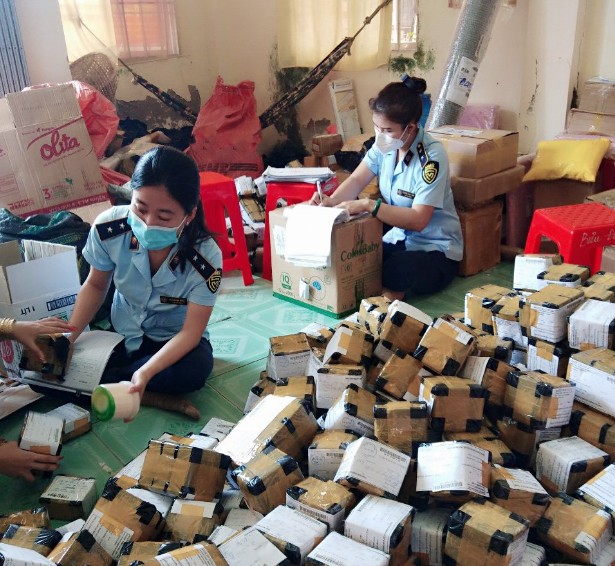 Cà Mau: Phát hiện lượng lớn mỹ phẩm không rõ nguồn gốc