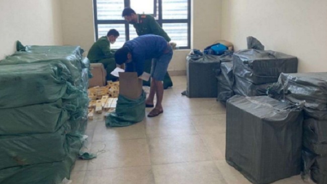 Nghệ An bắt giữ đối tượng vận chuyển 19.000 bao thuốc lá ngoại nhập lậu