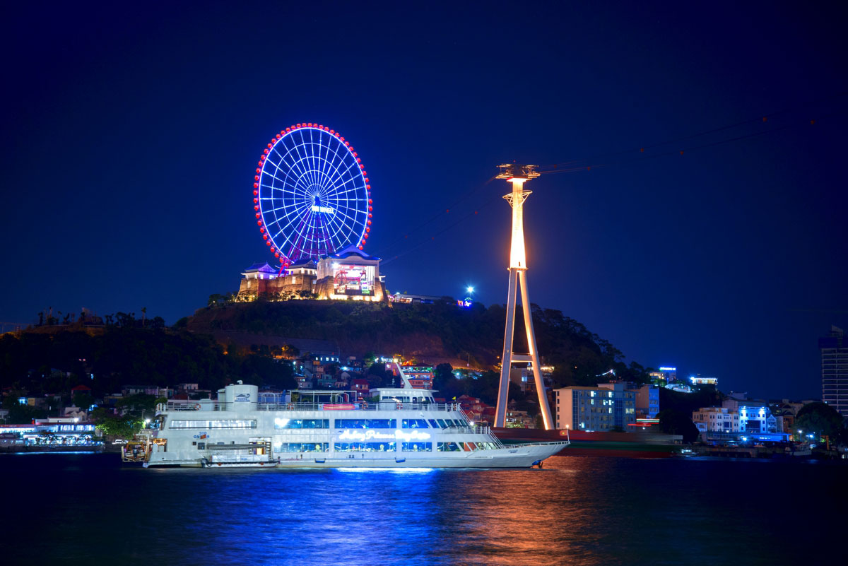 Sun Wheel Quảng Ninh vào buổi tối 