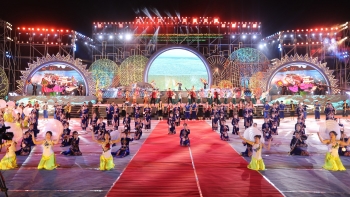 Quảng Ninh: Phấn đấu thu hút lượng khách du lịch đạt 15 triệu lượt trong năm 2023