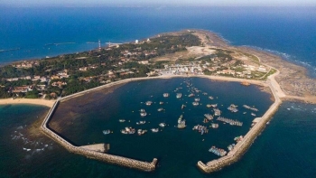 Khám phá vẻ đẹp nguyên sơ của đảo Bạch Long Vĩ