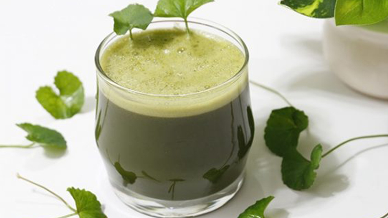 Theo các chuyên gia, bạn chỉ nên hấp thụ từ 30 đến 40g rau má tươi mỗi ngày