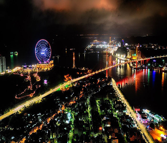 Khám phá khung cảnh huyền ảo thành phố Hạ Long về đêm