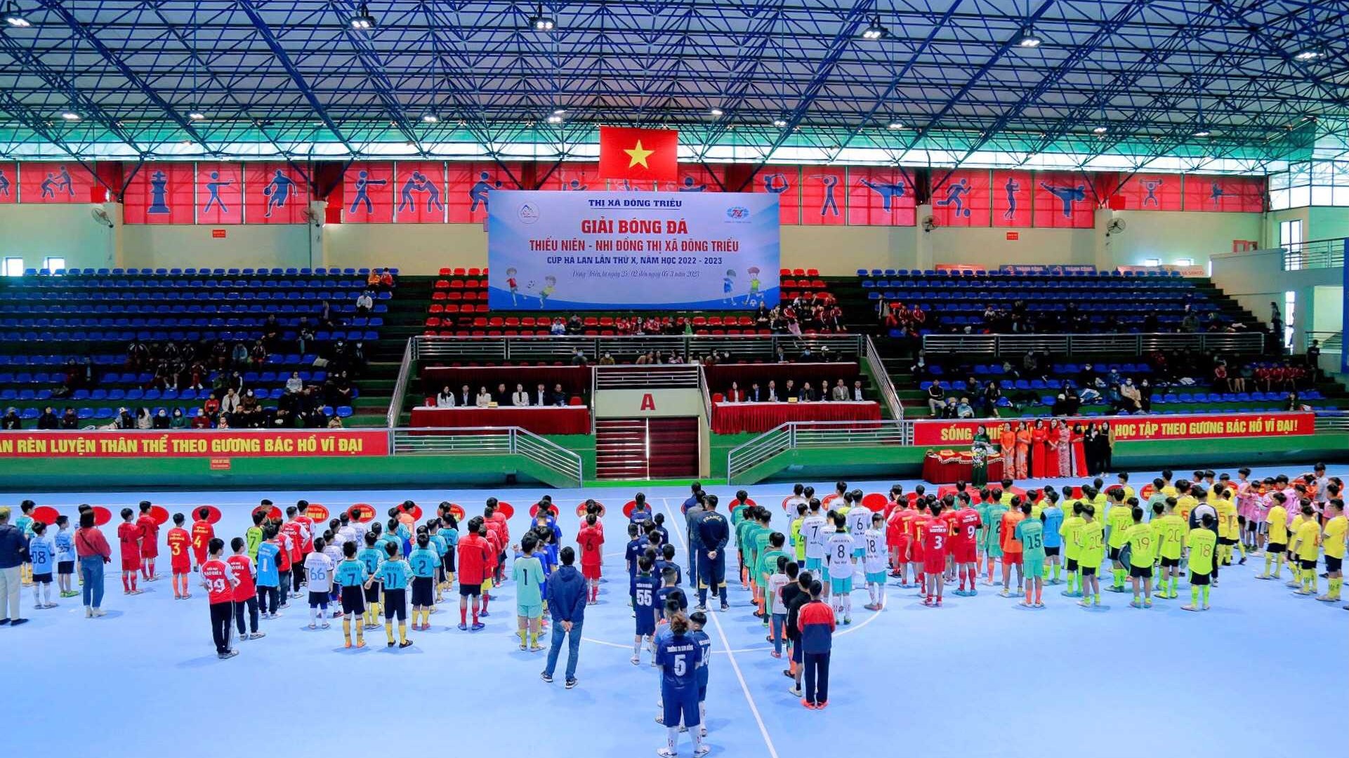 Khai mạc Giải bóng đá Thiếu niên - Nhi đồng TX Đông Triều cúp Hà Lan lần thứ X năm học 2022 - 2023